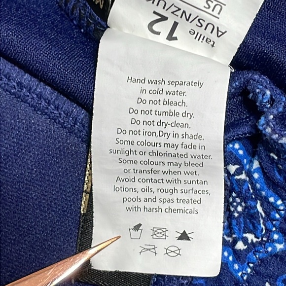 Nip Tuck Joann Bikini Top Blue Medallion Multi Fit Cup US 8 - Picture 12 of 16